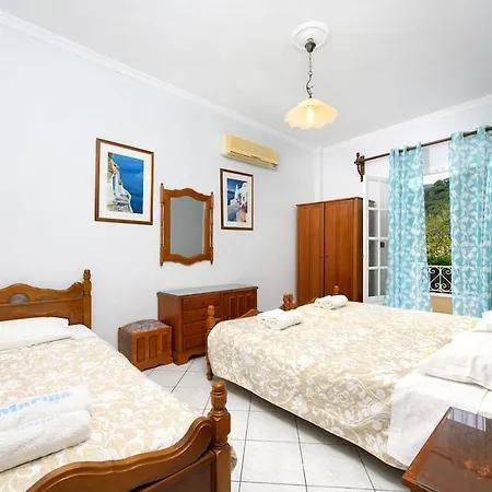 Marina Apartments, Agios Gordios Corfu アパートホテル