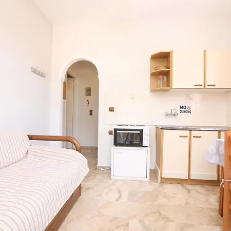 アパートホテル Marina Apartments, Agios Gordios Corfu 2*