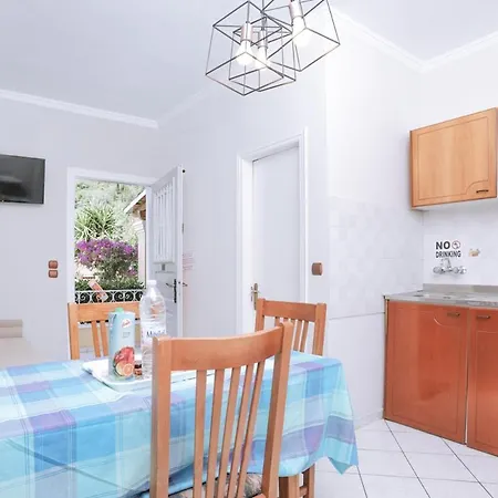 アパートホテル Marina Apartments, Agios Gordios Corfu アギオス・ゴルディオス