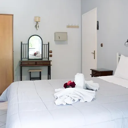 アパートホテル Marina Apartments, Agios Gordios Corfu 2*