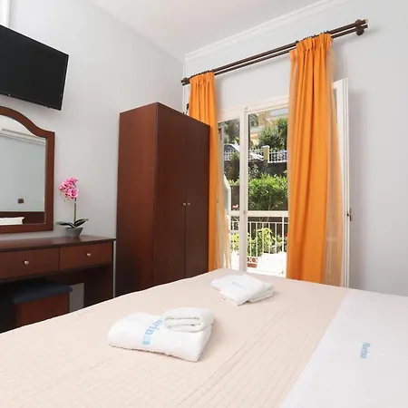 アパートホテル Marina Apartments, Agios Gordios Corfu