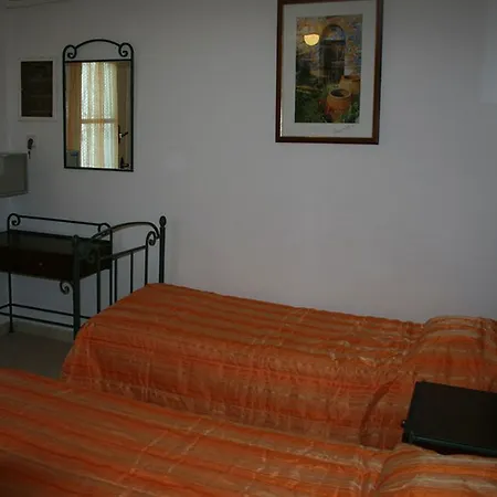 Marina Apartments, Agios Gordios Corfu アパートホテル